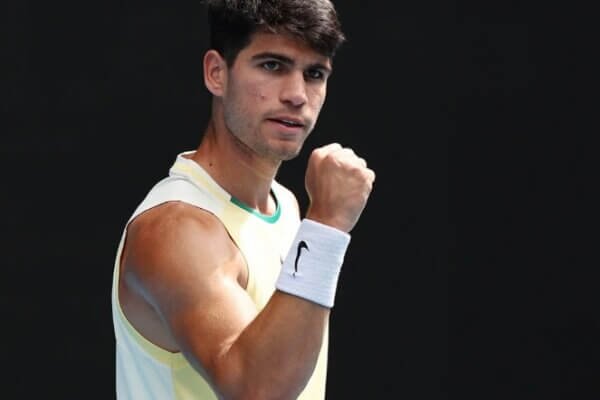 Alcaraz vai para as oitavas do Australian Open depois que Shang desiste por lesão 