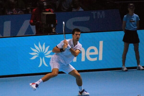 Djokovic quase ganha de zero e avança para as quartas do Australian Open