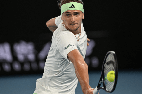 Zverev domina partida e derrota Alcaraz