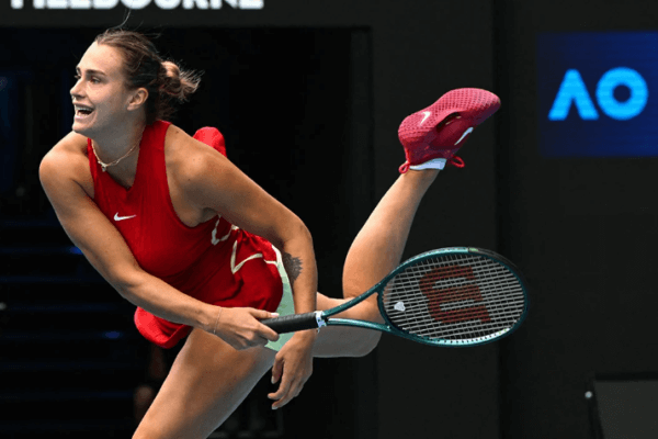 Sabalenka dá ‘bicicleta’ e avança para as oitavas