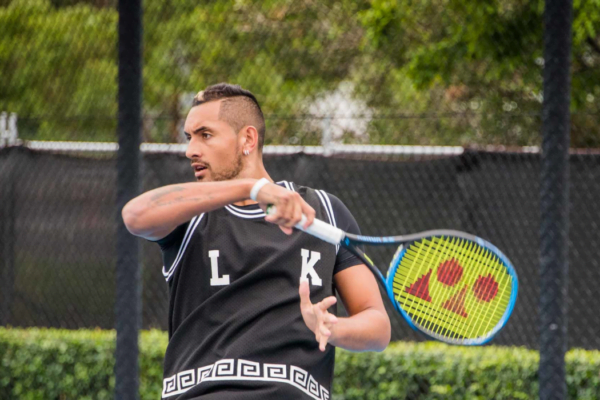 Kyrgios quer voltar a jogar em um mês; fará anúncio amanhã