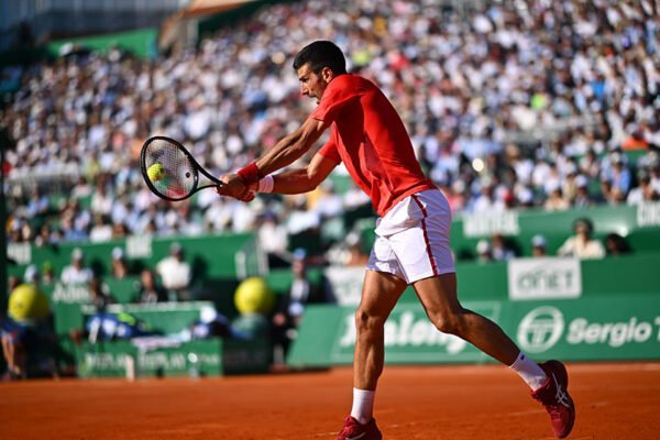 Novak Djokovic desiste do Masters 1000 de Madri