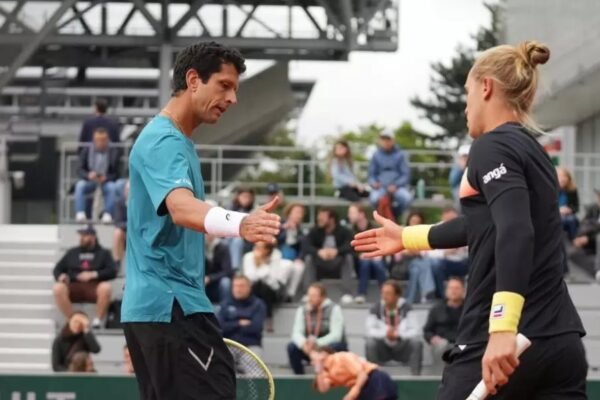 Matos e Melo vencem em Wimbledon em jogo com 3 tie-breaks