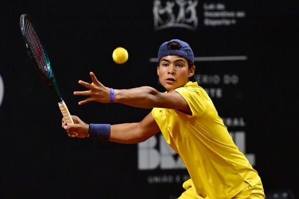 Guto Miguel vence décimo favorito na estreia do US Open juvenil