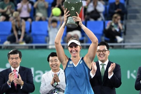 Bia Haddad faz grande virada e é campeã do WTA de Seul