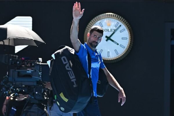 Djokovic desiste por lesão e Zverev fará primeira final do Australian Open