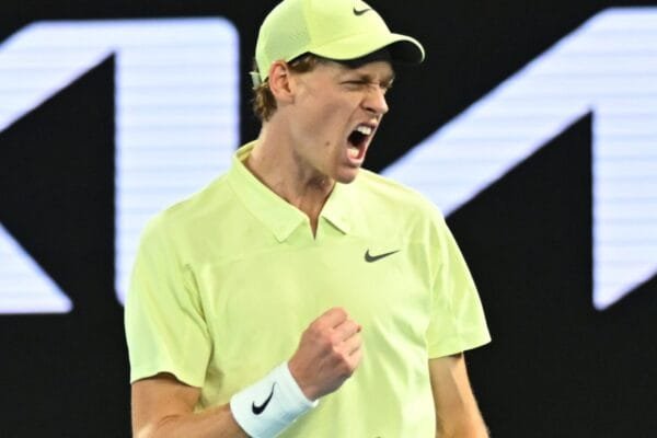 Sinner é bicampeão no Australian Open; Zverev adia sonho de Slam