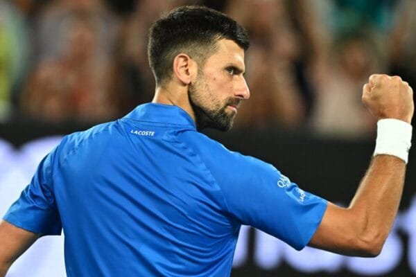 Djokovic vence Alcaraz em 4 sets e fica mais perto de 25º Slam