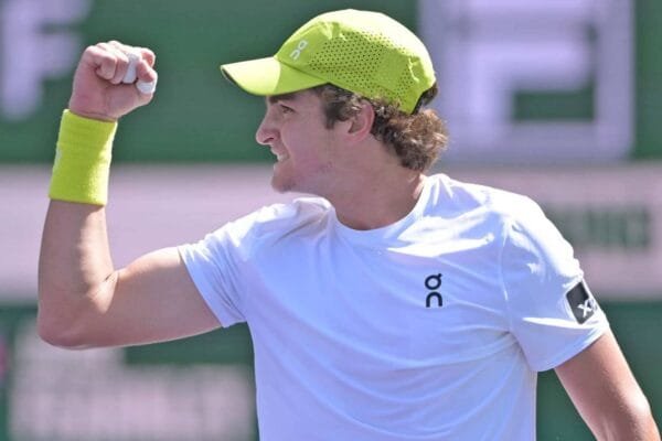 Fonseca vence mais uma e já está nas semis de Phoenix