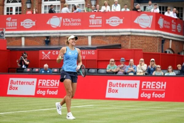Bia começa bem, mas perde de virada para Navarro em Queen’s