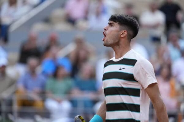 Alcaraz vence Shelton e fica mais perto do bicampeonato em Paris
