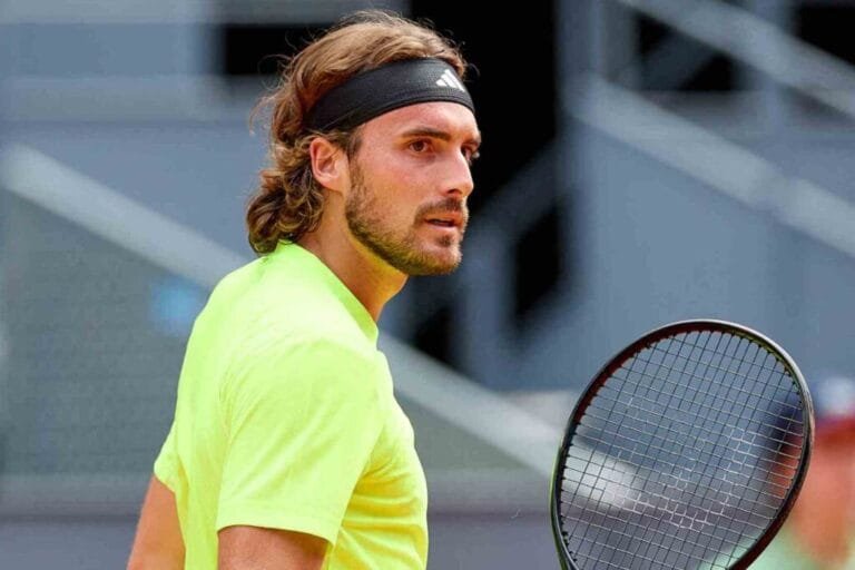 tsitsipas elege melhor tenista
