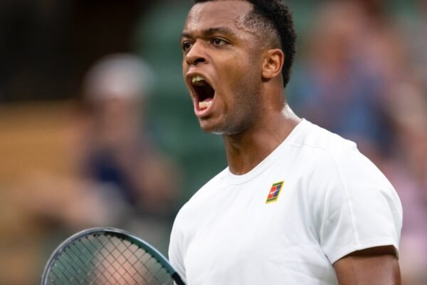 Perricard dá saque mais rápido da história de Wimbledon