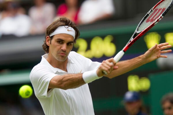 Roger Federer se torna primeiro tenista bilionário da história