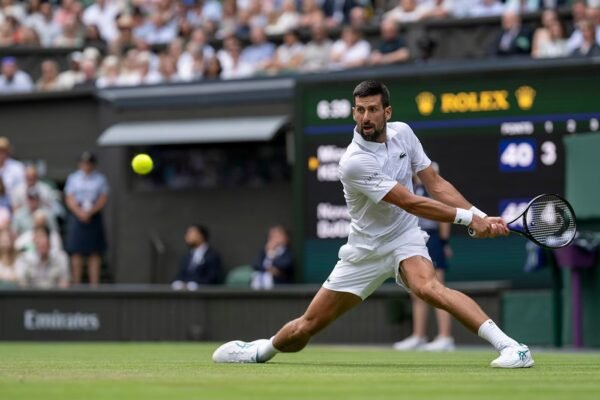 Djokovic vence De Minaur e vai às quartas de Wimbledon