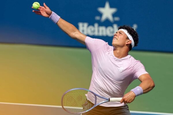 Shelton vence Tiafoe, vai as semis de Washington e sobe no ranking 
