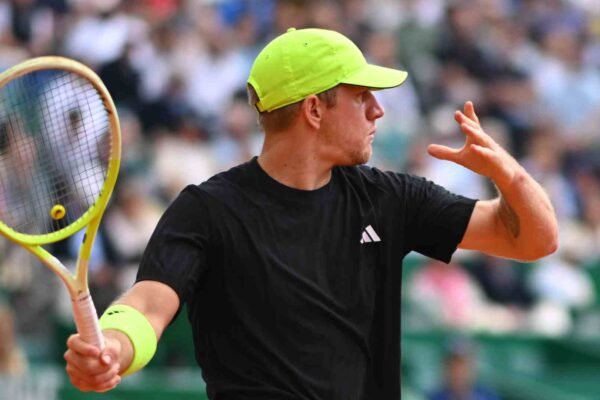 Davidovich Fokina derrota Fritz em Washington e pega Shelton nas semis
