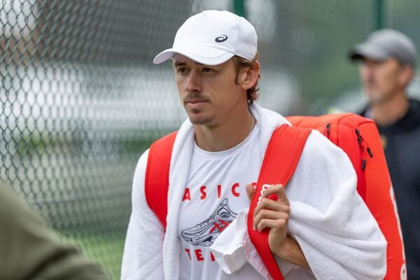 Fokina e De Minaur disputam hoje a final de Washington 