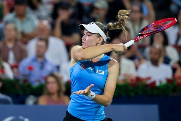 Rybakina atropela Sabalenka e vai as semis em Cincinnati