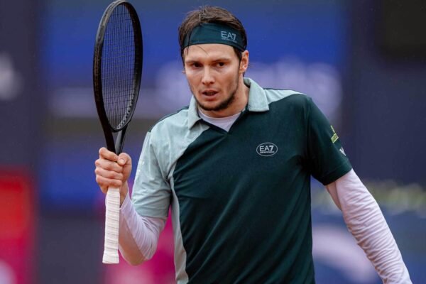 Bublik sobre duplas: “Não é tênis de verdade”