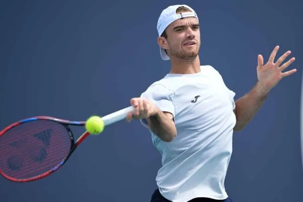 Quem é Tomas Machac, rival de Fonseca na 2ª rodada do US Open