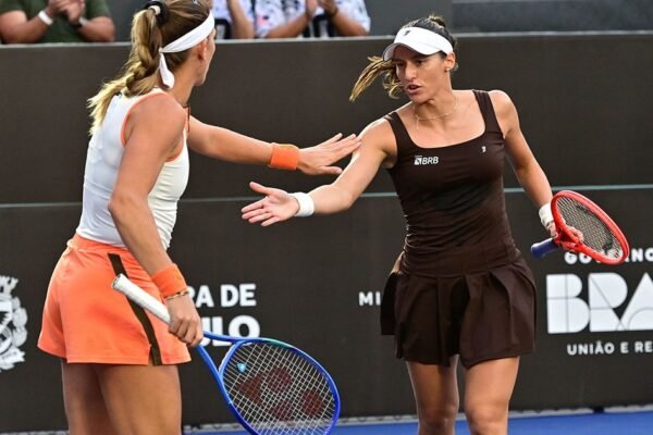 Stefani e Babos são campeãs do SP Open