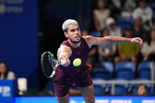 Alcaraz vence Fritz em Tóquio e conquista 8° título do ano