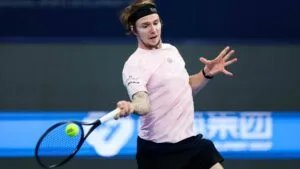 Bublik é campeão em Hangzhou