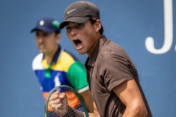 Guto Miguel vence 9º favorito e está nas quartas do US Open juvenil