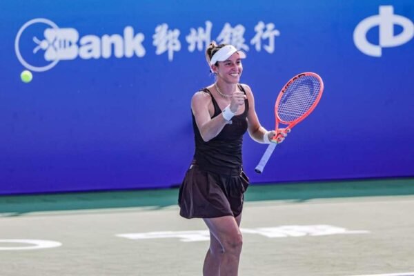 Stefani vai a final de Ningbo e garante vaga no WTA Finals