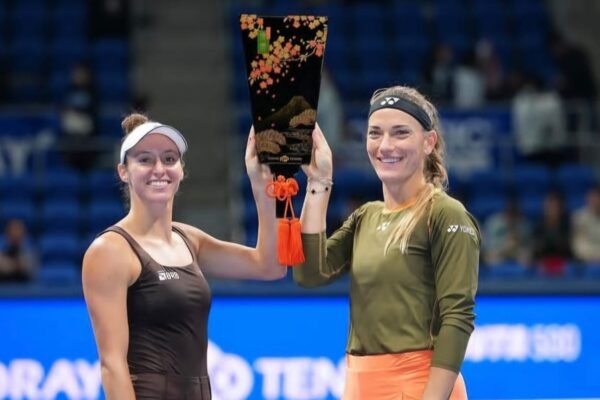 Stefani e Babos são campeãs em Tóquio, faturando 4° título do ano