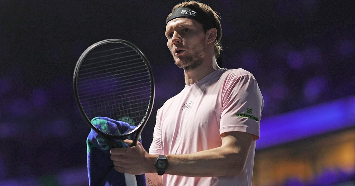 bublik vence moutet em paris