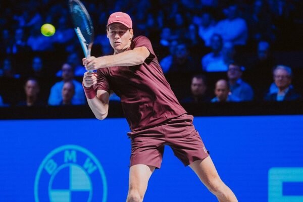 Sinner aplica ‘pneu’ em Altmaier e avança em Viena