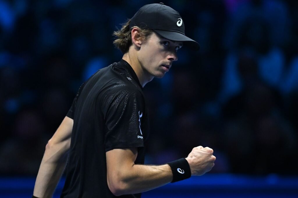 De Minaur vence Fritz ATP Finals