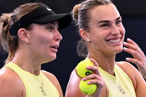 Duplas de Kyrgios e Sabalenka vencem na estreia de Brisbane