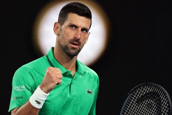 Djokovic vence batalha contra Sinner no Australian Open e fica mais perto do 25º Slam
