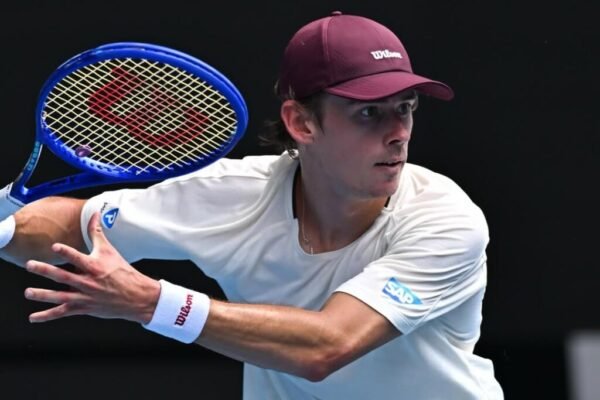 De Minaur atropela Bublik no Australian Open e vai enfrentar Alcaraz