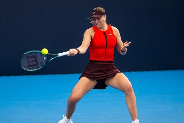 Paula Badosa sofre mais uma lesão e abandona em Dubai