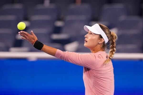 Kalinskaya critica academia de Mouratoglou e diz que sua primeira lesão aconteceu lá