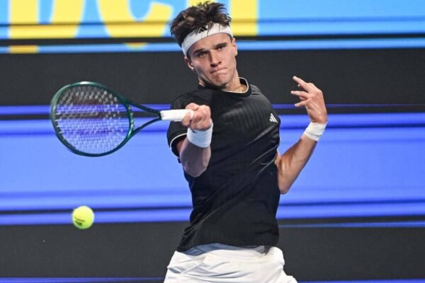 Resultados do ATP de Dubai: Mensik, Rublev, Medvedev e Aliassime vencem nas oitavas