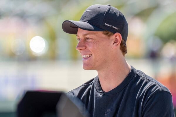 Sinner sobre briga pelo número 1: “Conheço todos os cenários, mas no saibro será diferente”