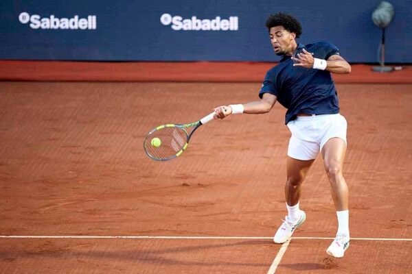 Fils domina Rublev e conquista o título do ATP de Barcelona