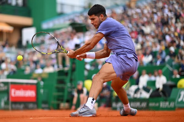 Alcaraz começa bem a defesa do título em Monte Carlo