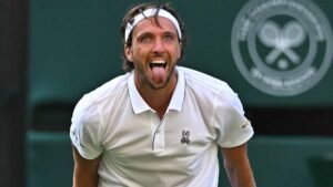 Quem é Arthur Rinderknech