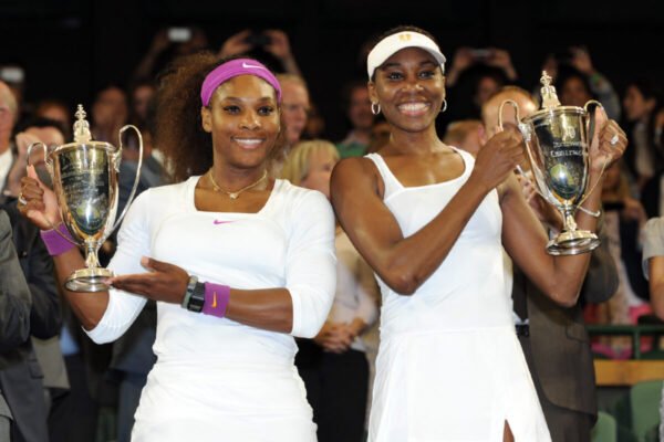 Serena Williams revela motivo curioso por que decidiu jogar duplas com Venus