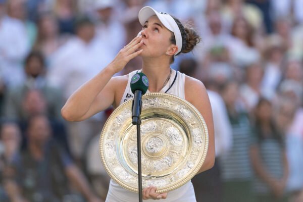 Noskova conquista wimbledon