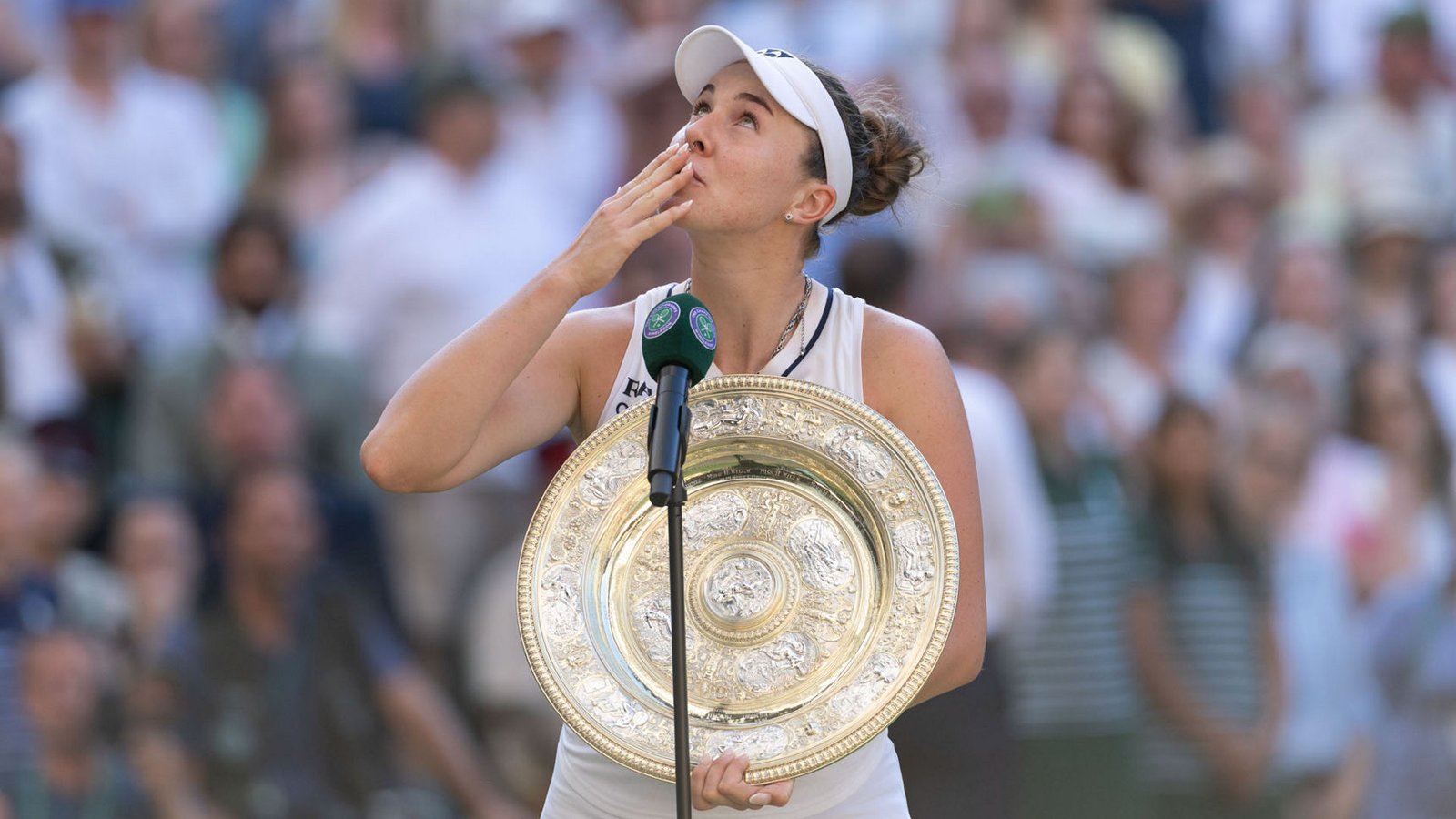 Noskova conquista wimbledon